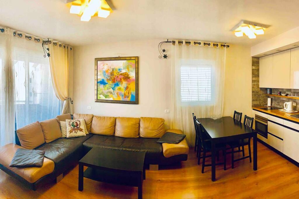 Royal Apartments , Blvd Nitza 8 ネタニア エクステリア 写真